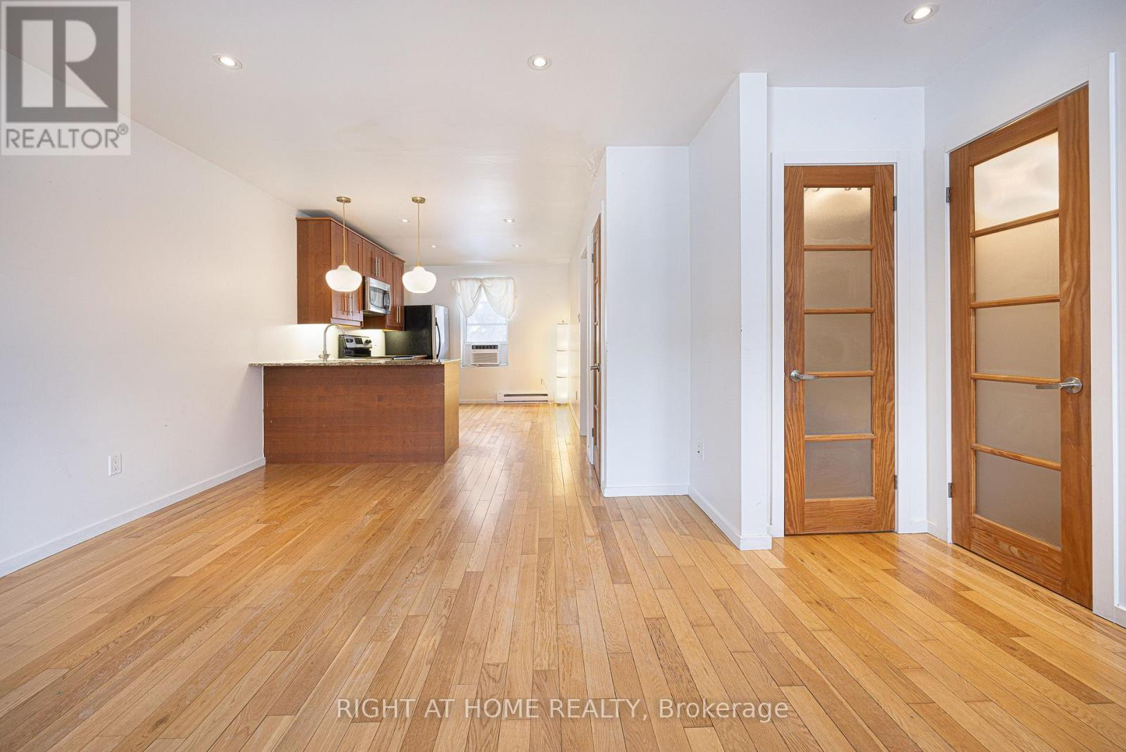725 Indian Road, Toronto, Ontario  M6P 2E2 - Photo 14 - W13884804
