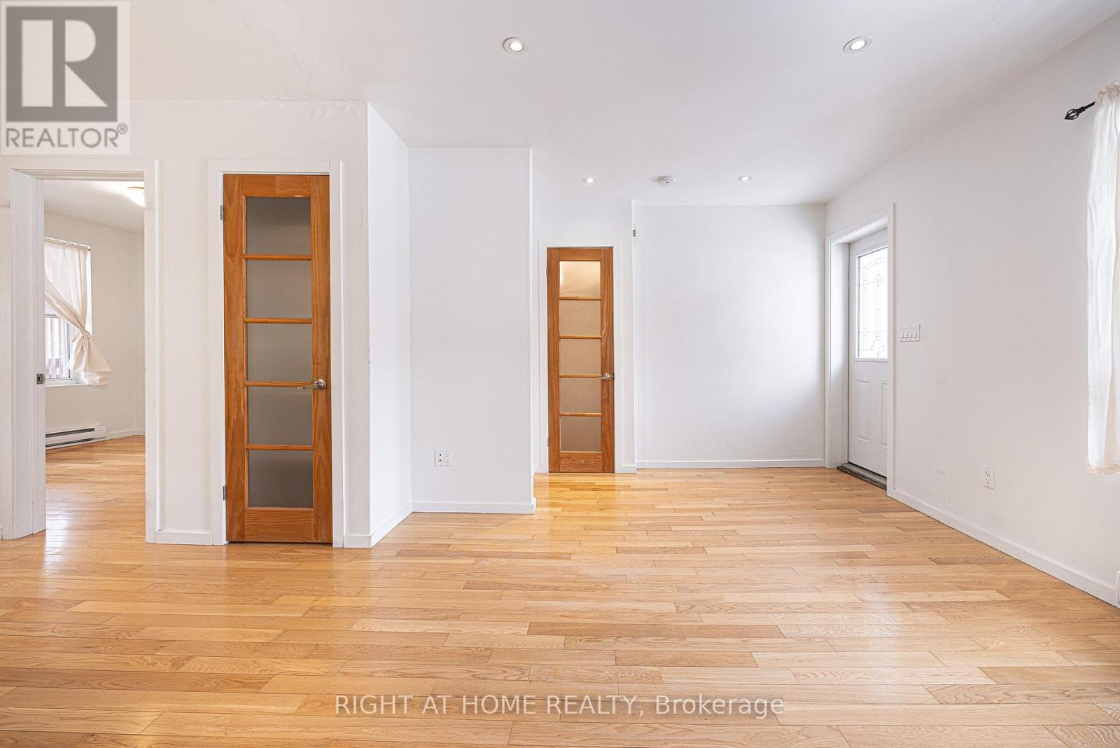 725 Indian Road, Toronto, Ontario  M6P 2E2 - Photo 16 - W13884804