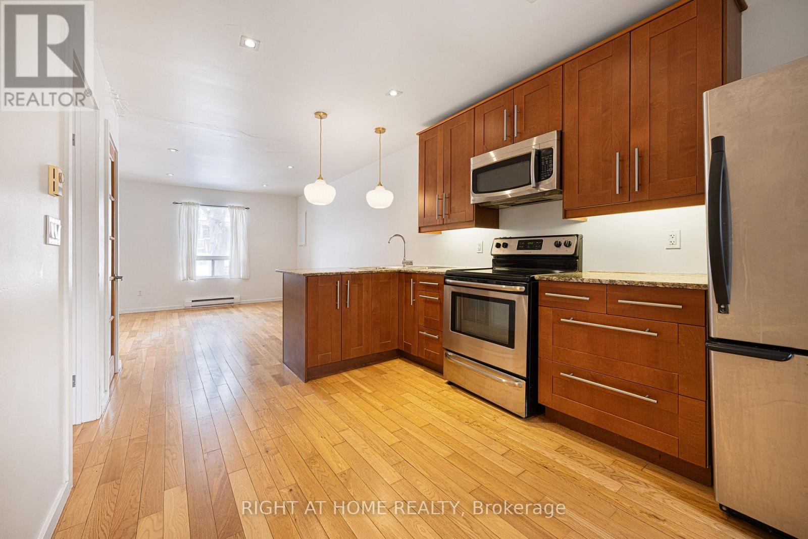 725 Indian Road, Toronto, Ontario  M6P 2E2 - Photo 20 - W13884804
