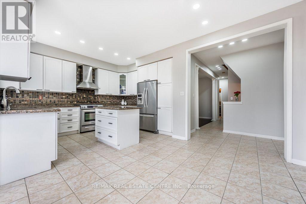 3696 Waterfall Crescent, Mississauga, Ontario  L5N 8G8 - Photo 13 - W13884864