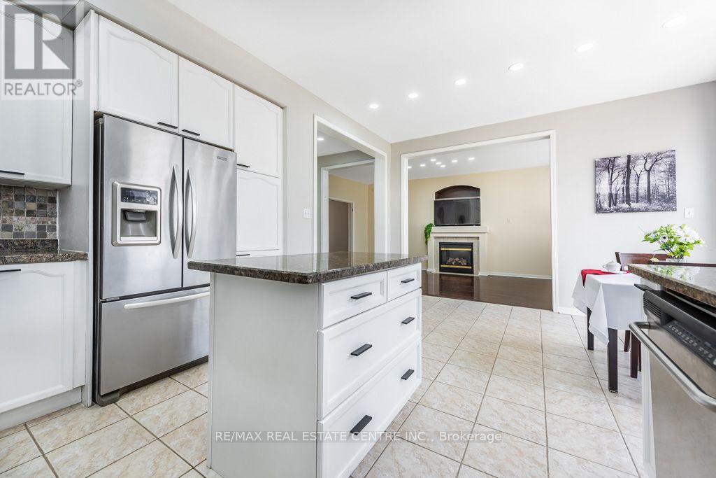 3696 Waterfall Crescent, Mississauga, Ontario  L5N 8G8 - Photo 16 - W13884864
