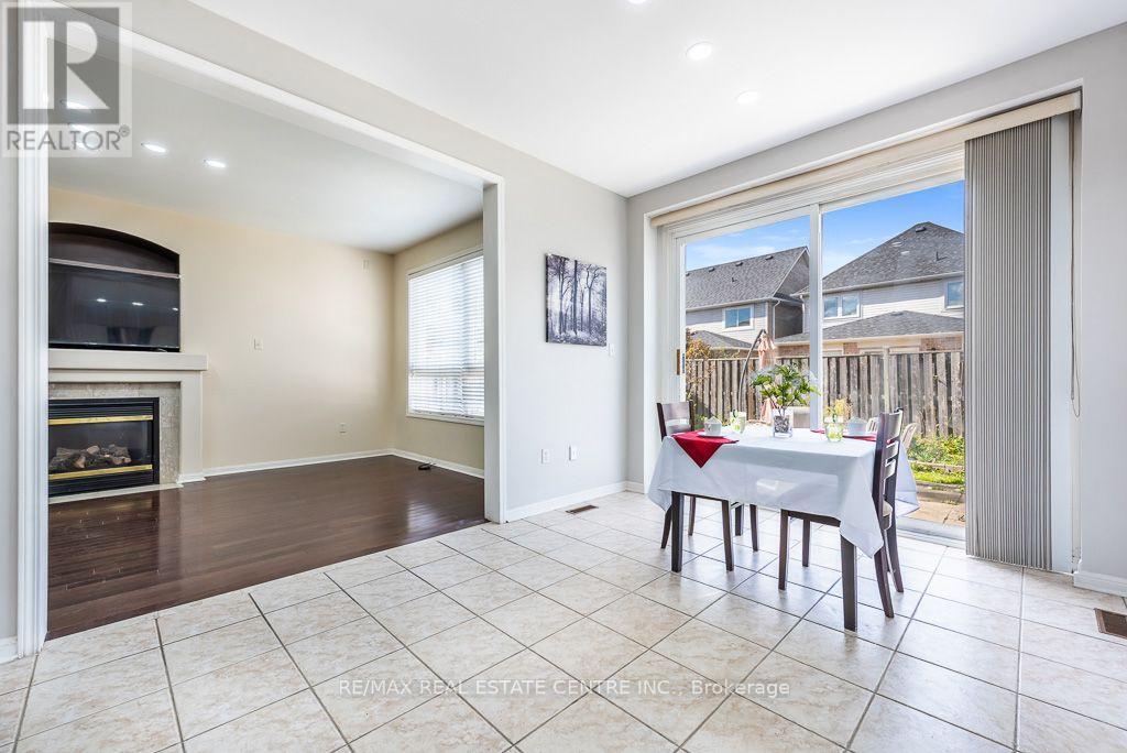 3696 Waterfall Crescent, Mississauga, Ontario  L5N 8G8 - Photo 17 - W13884864