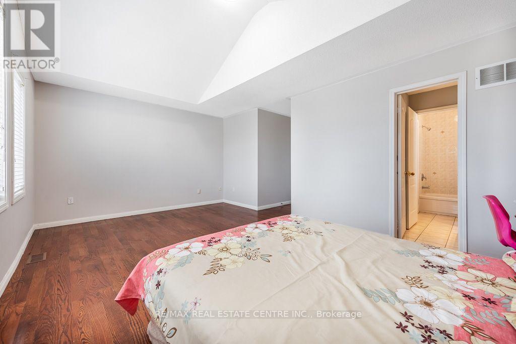 3696 Waterfall Crescent, Mississauga, Ontario  L5N 8G8 - Photo 21 - W13884864