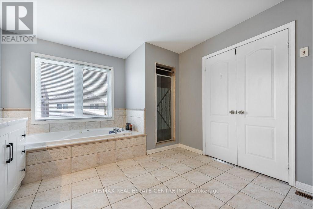 3696 Waterfall Crescent, Mississauga, Ontario  L5N 8G8 - Photo 37 - W13884864