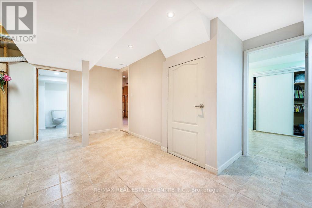 3696 Waterfall Crescent, Mississauga, Ontario  L5N 8G8 - Photo 38 - W13884864