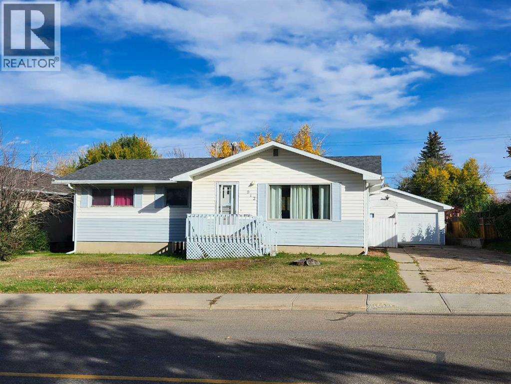 912 11 Street SE, Drumheller, Alberta  T0J 0Y7 - Photo 1 - A2351392