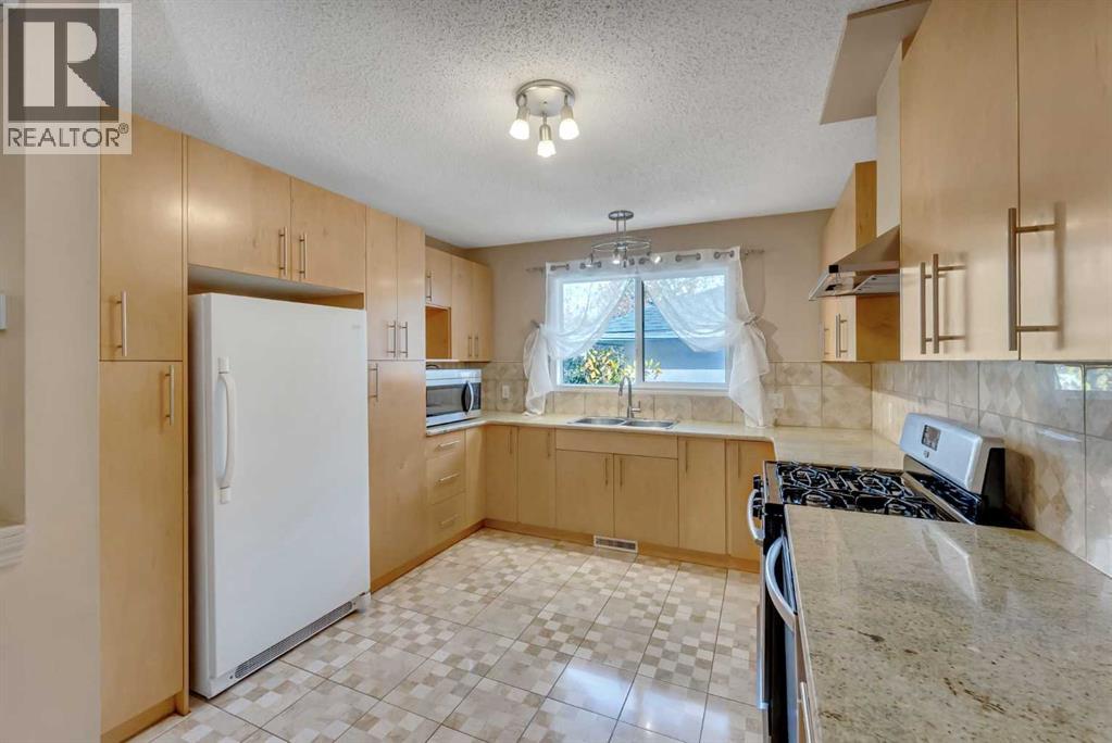 2807 32 Street SW, Calgary, Alberta  T3E 2S1 - Photo 9 - A2350440