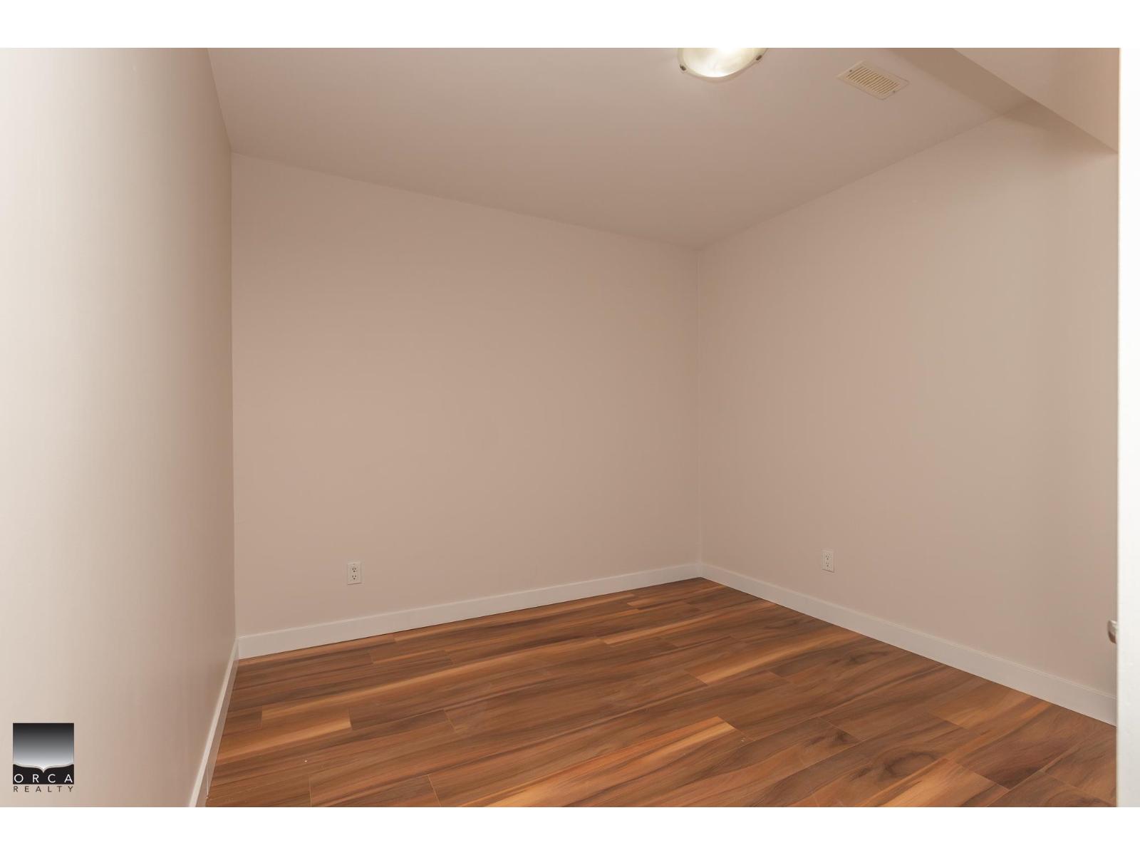 Upper Level 19130 69a Avenue, Surrey, British Columbia  V4N 0A5 - Photo 23 - R3174383