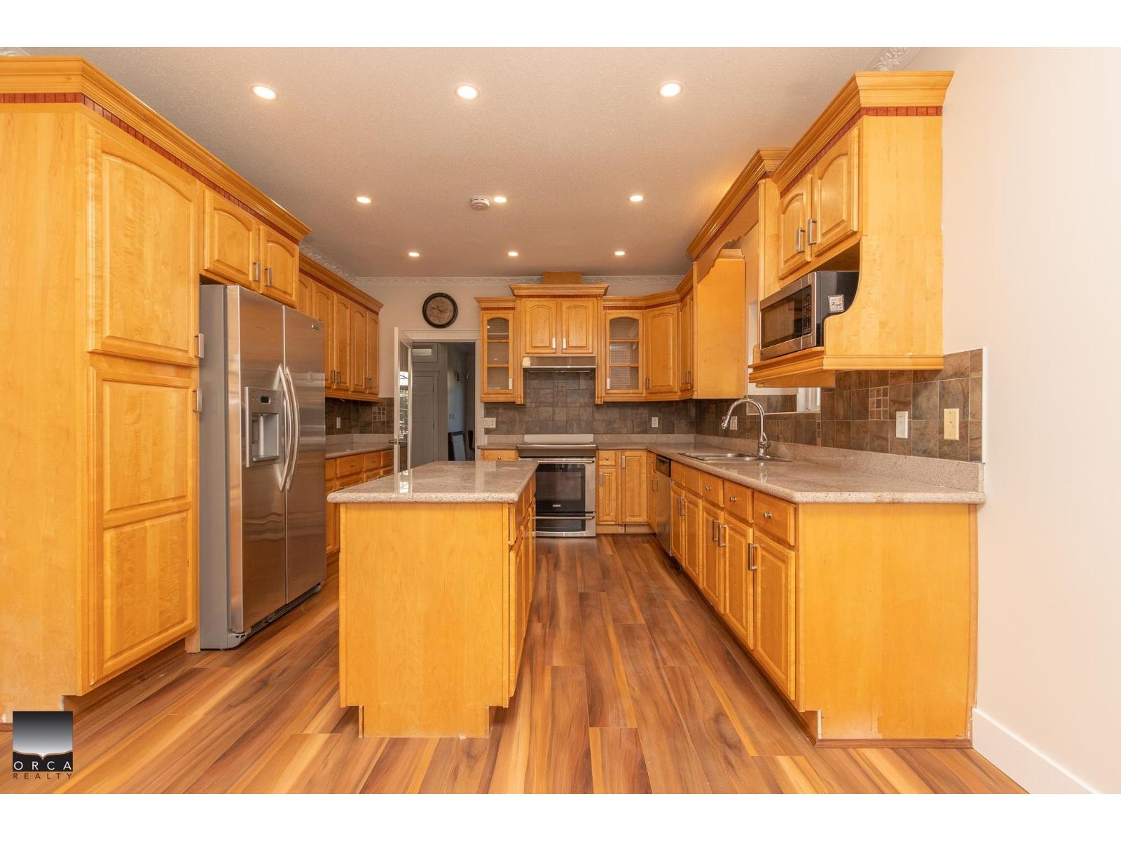 Upper Level 19130 69a Avenue, Surrey, British Columbia  V4N 0A5 - Photo 6 - R3174383