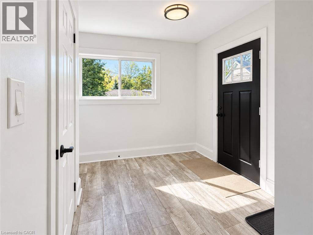 654 Dunsmure Road, Hamilton, Ontario  L8H 1H7 - Photo 6 - 40869913