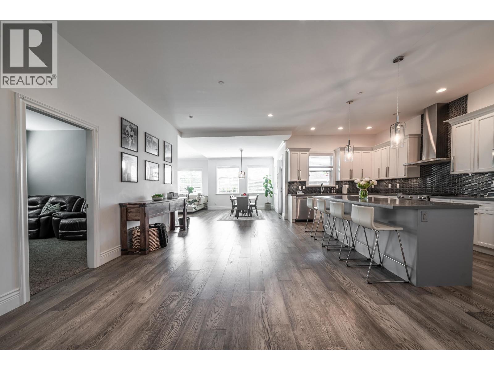 20142 123a Avenue, Maple Ridge, British Columbia  V2X 6A7 - Photo 2 - R3174210