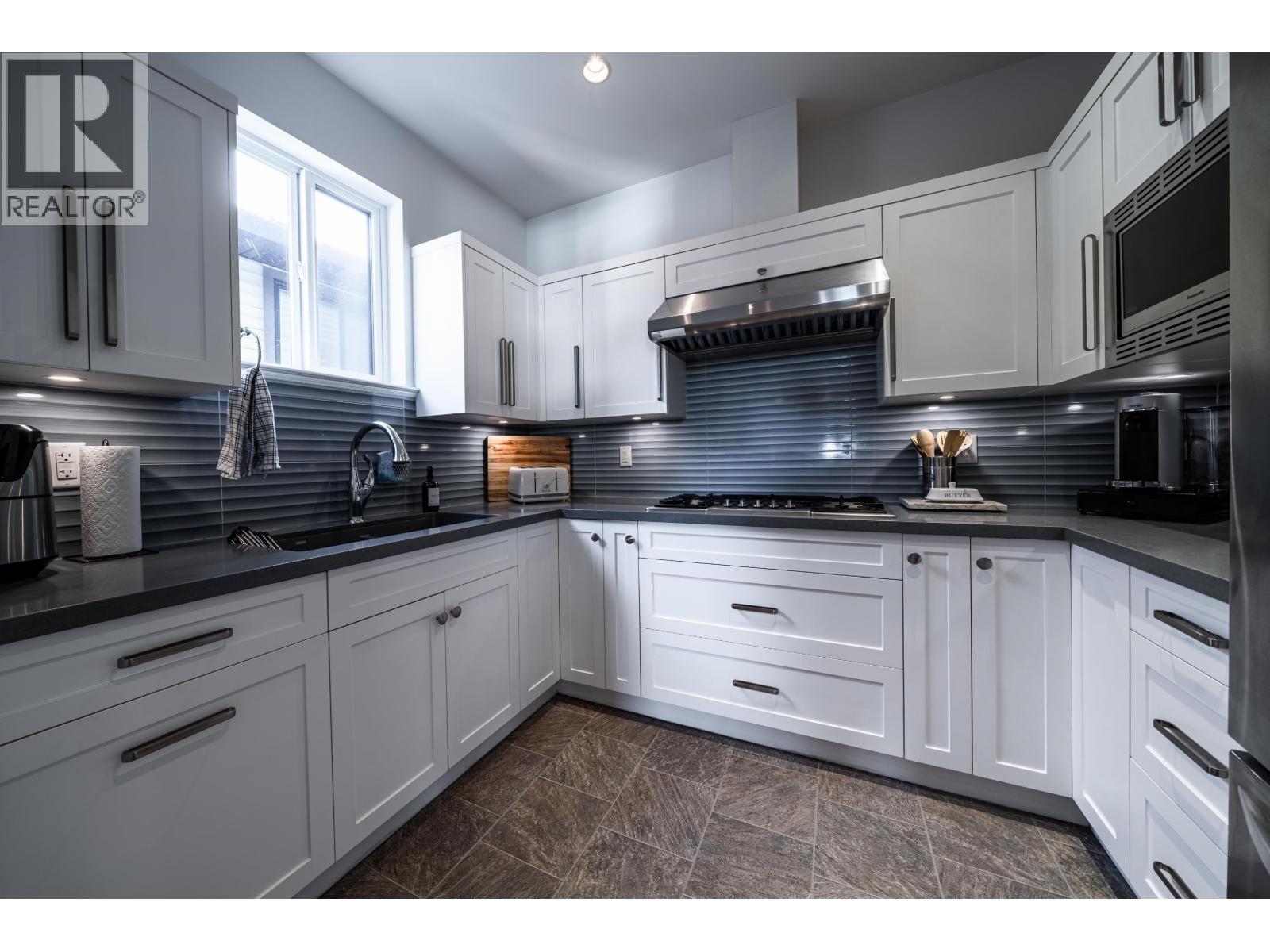 20142 123a Avenue, Maple Ridge, British Columbia  V2X 6A7 - Photo 11 - R3174210