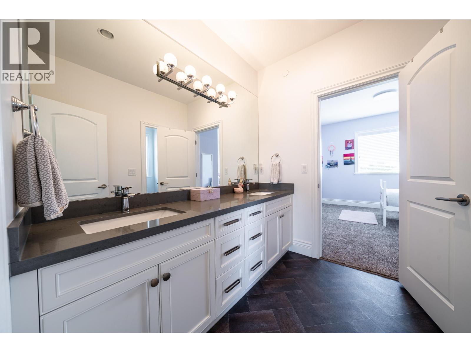 20142 123a Avenue, Maple Ridge, British Columbia  V2X 6A7 - Photo 18 - R3174210
