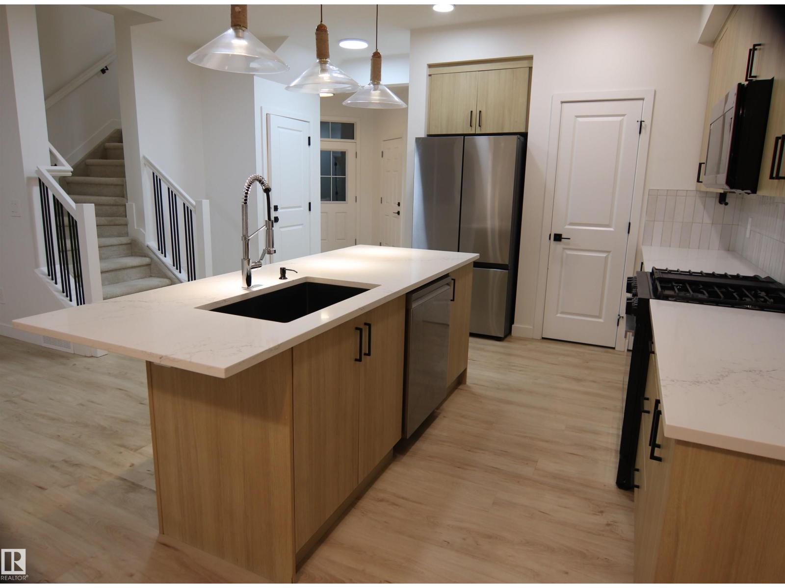 3332 168 ST SW