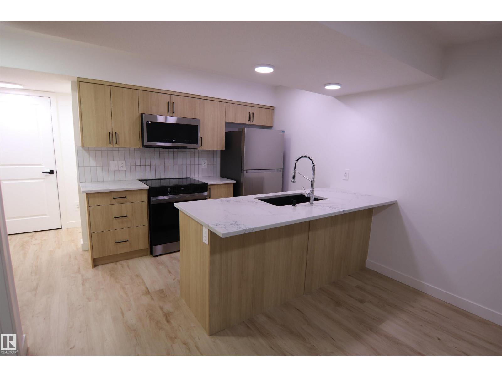 3332 168 ST SW