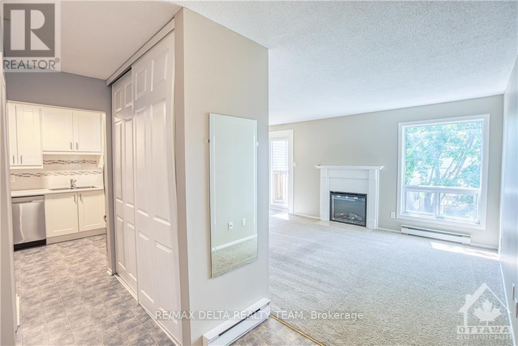 6 - 160 Fenerty Court, Ottawa, Ontario  K2L 3A7 - Photo 2 - X13884912
