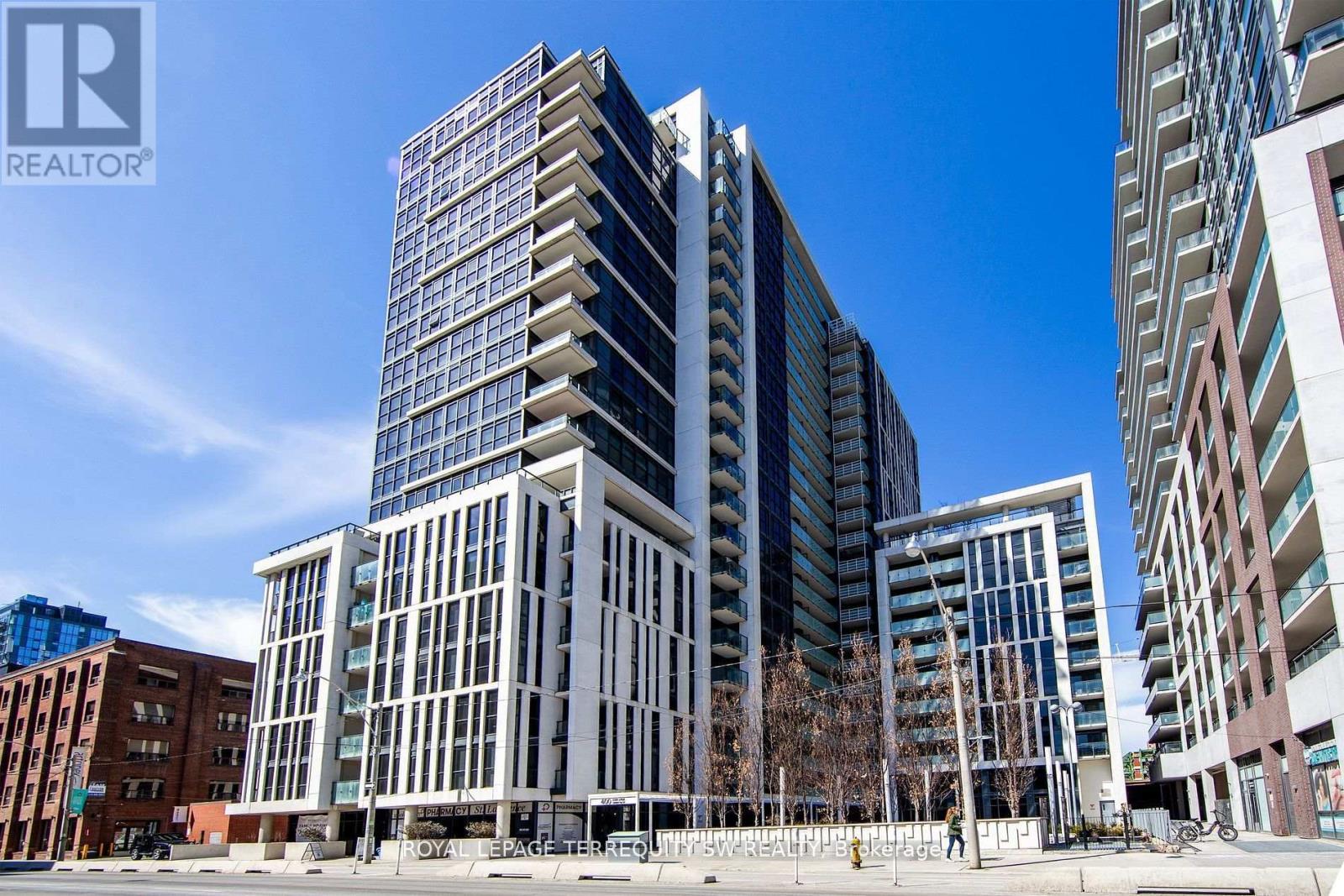 807 - 400 ADELAIDE STREET E, Toronto, Ontario