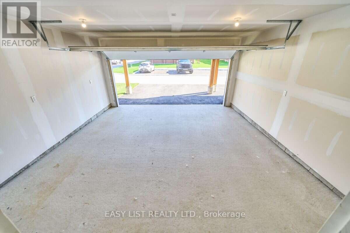 27 Addyman Crescent, Clarington, Ontario  L1B 0X4 - Photo 9 - E13884944