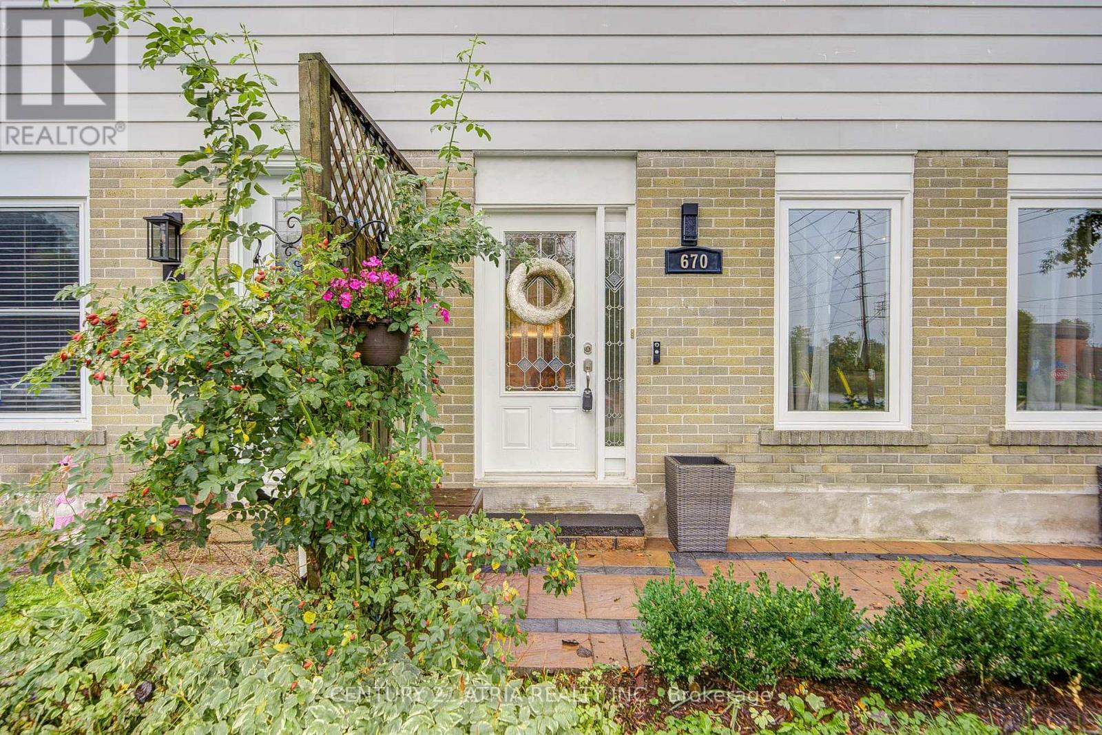 670 Elgin Street, Newmarket, Ontario  L3Y 3B4 - Photo 6 - N13884948