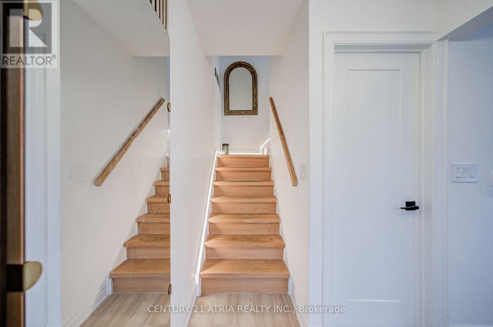 670 Elgin Street, Newmarket, Ontario  L3Y 3B4 - Photo 9 - N13884948