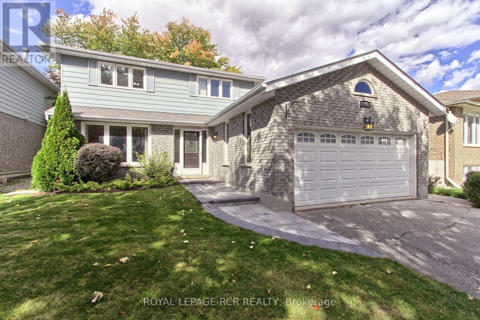 43 CROWN CRESCENT, Bradford West Gwillimbury, Ontario