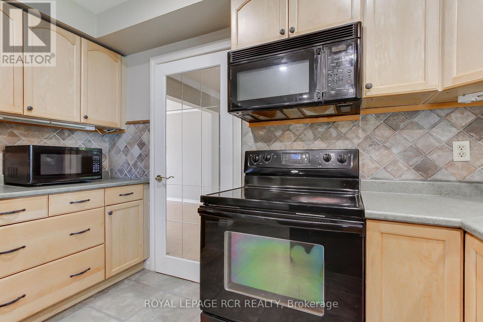 43 Crown Crescent, Bradford West Gwillimbury, Ontario  L3Z 2M4 - Photo 13 - N13884982