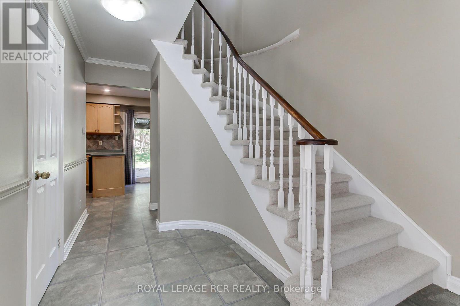 43 Crown Crescent, Bradford West Gwillimbury, Ontario  L3Z 2M4 - Photo 6 - N13884982