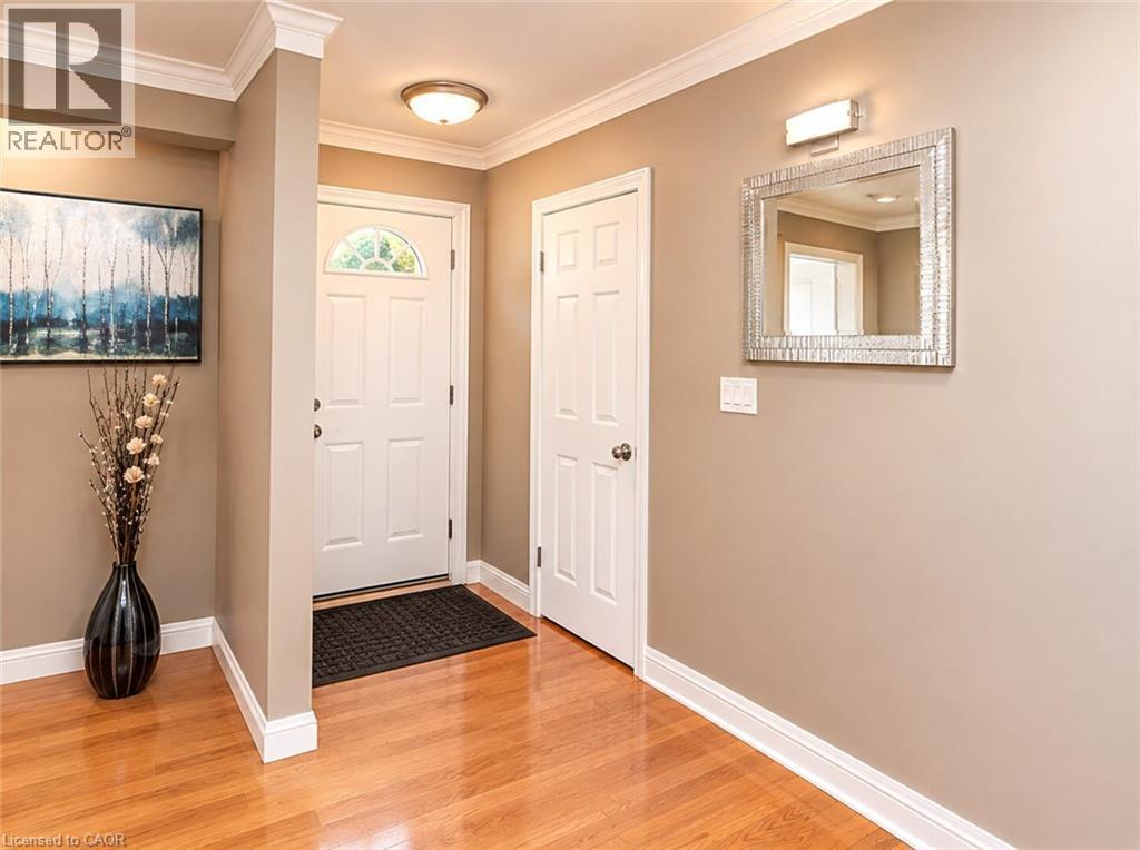 23 Woodsview Avenue, Grimsby, Ontario  L3M 3S7 - Photo 3 - 40868311