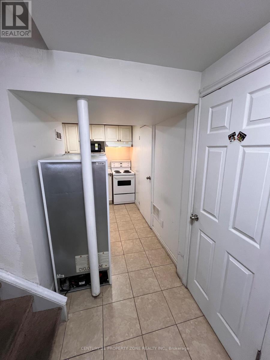 Basement  - 6 Roehampton Crescent W, Brampton, Ontario  L6Y 2R4 - Photo 5 - W13884922