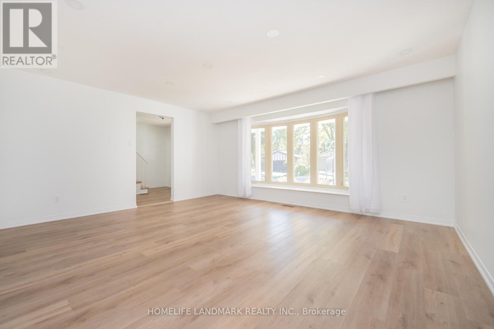 193 Chebucto Drive, Oakville, Ontario  L6J 5R1 - Photo 4 - W13884924