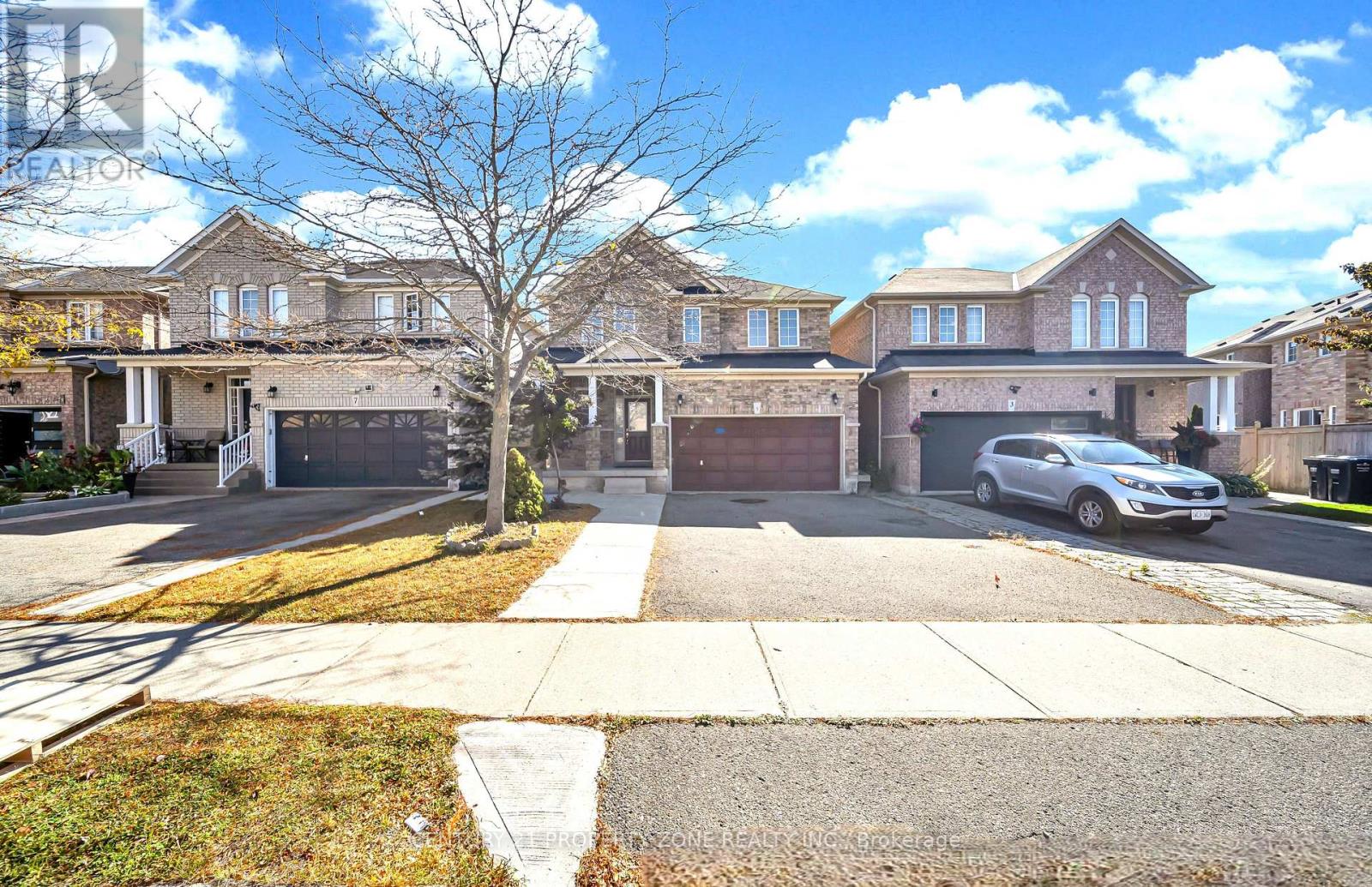5 Senwood Street, Brampton, Ontario  L7A 3S6 - Photo 2 - W13884934