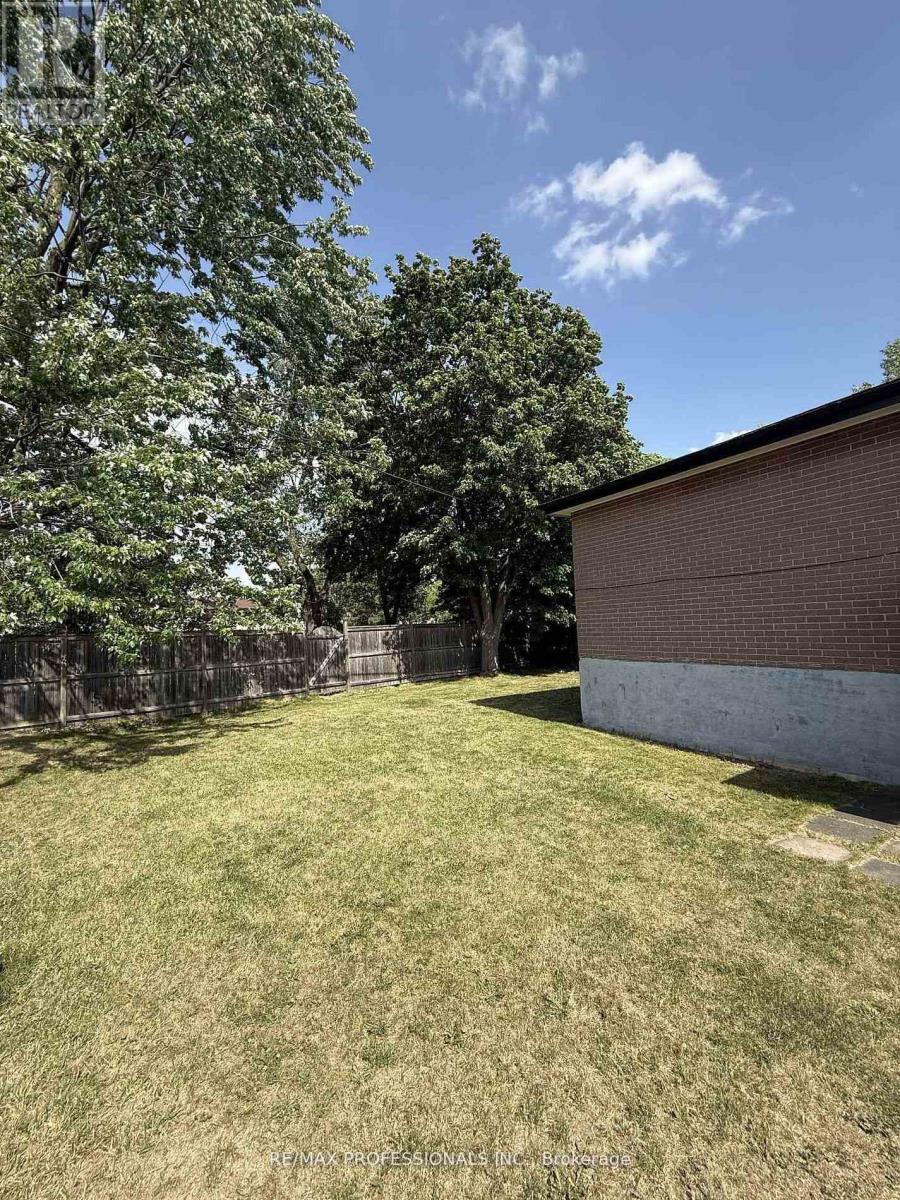 Basement - 23 Dunwich Place, Brampton, Ontario  L6T 1K3 - Photo 15 - W13884952