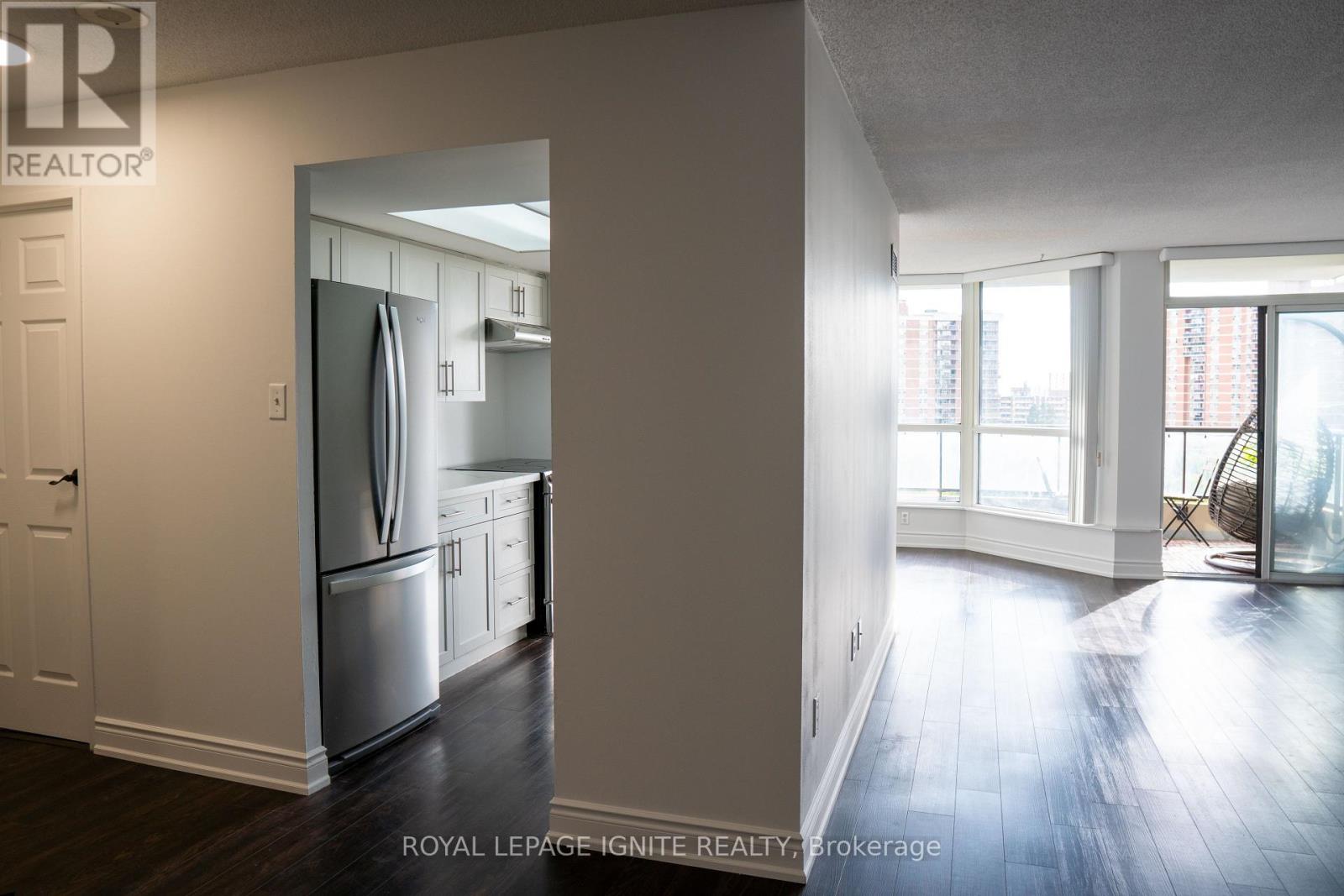 1010 - 5 Rowntree Road, Toronto, Ontario  M9V 5G9 - Photo 4 - W13884956