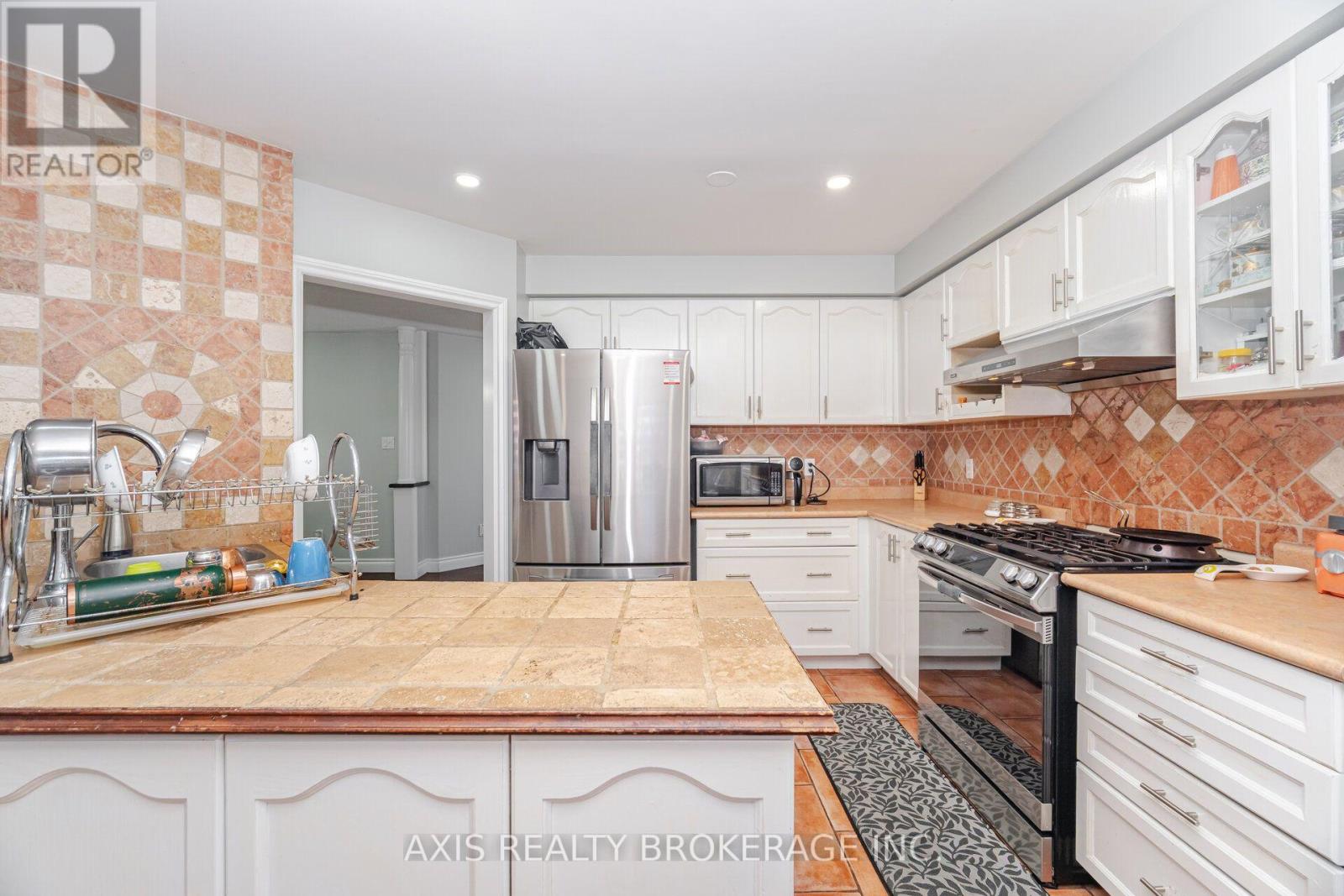 2 Queen Mary Drive, Brampton, Ontario  L7A 1X6 - Photo 14 - W13884986
