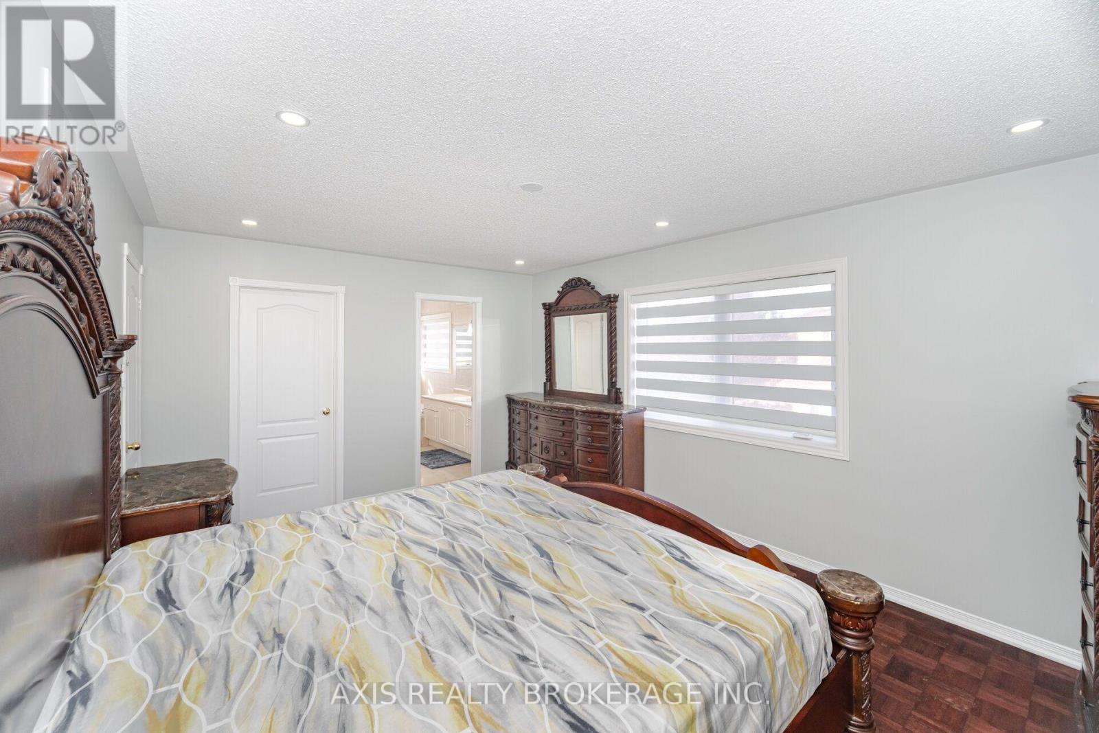 2 Queen Mary Drive, Brampton, Ontario  L7A 1X6 - Photo 31 - W13884986