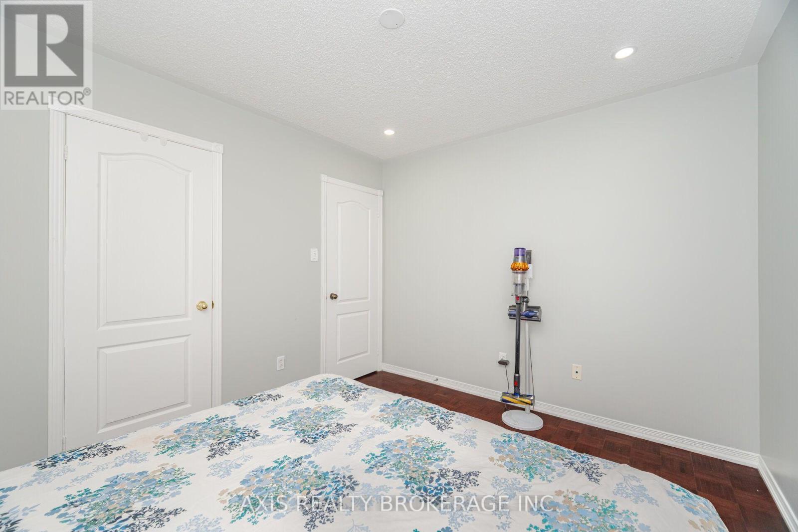 2 Queen Mary Drive, Brampton, Ontario  L7A 1X6 - Photo 36 - W13884986