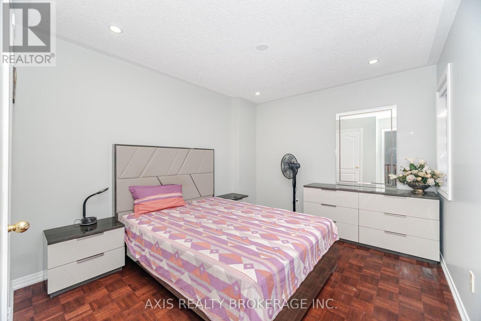 2 Queen Mary Drive, Brampton, Ontario  L7A 1X6 - Photo 37 - W13884986