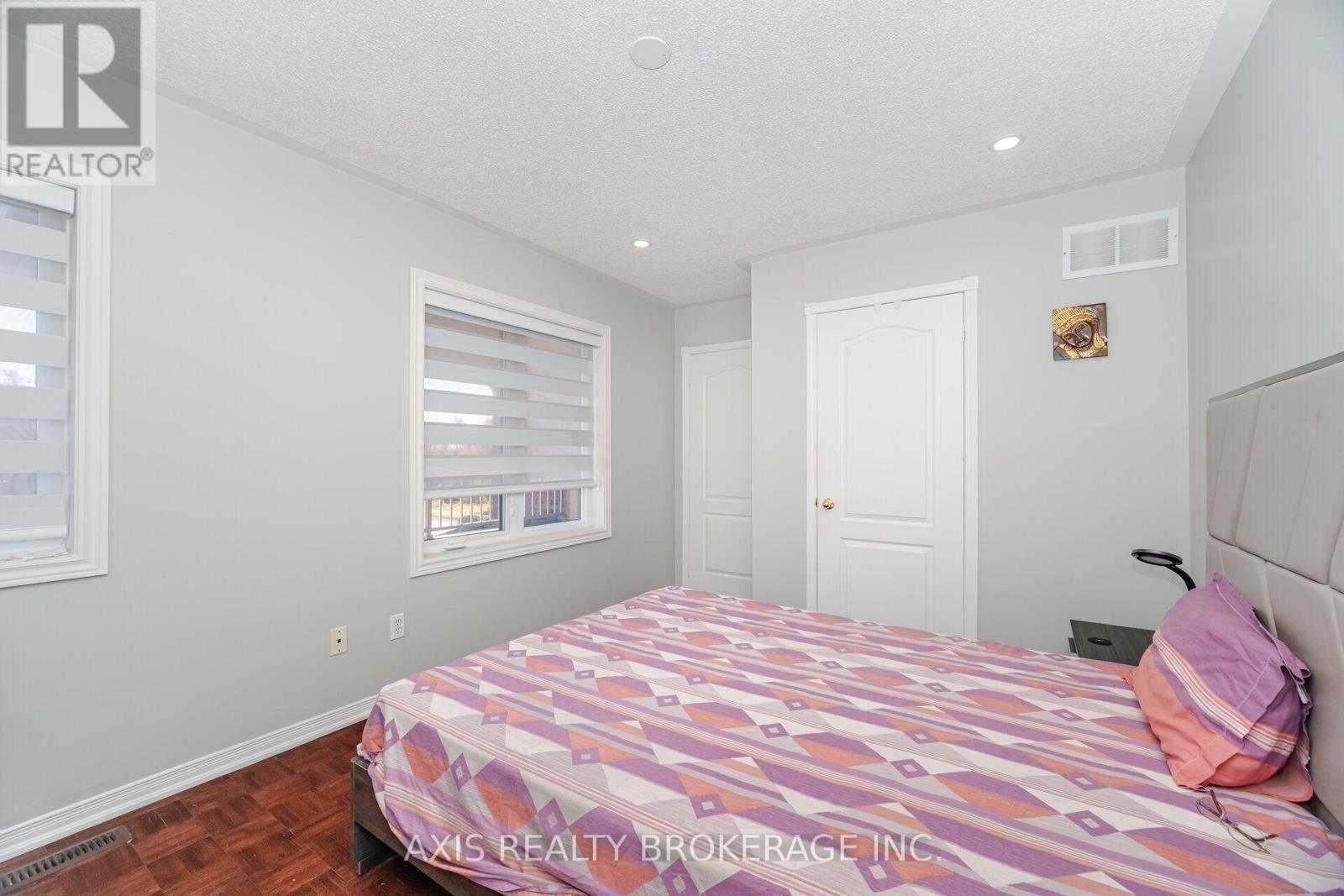 2 Queen Mary Drive, Brampton, Ontario  L7A 1X6 - Photo 38 - W13884986