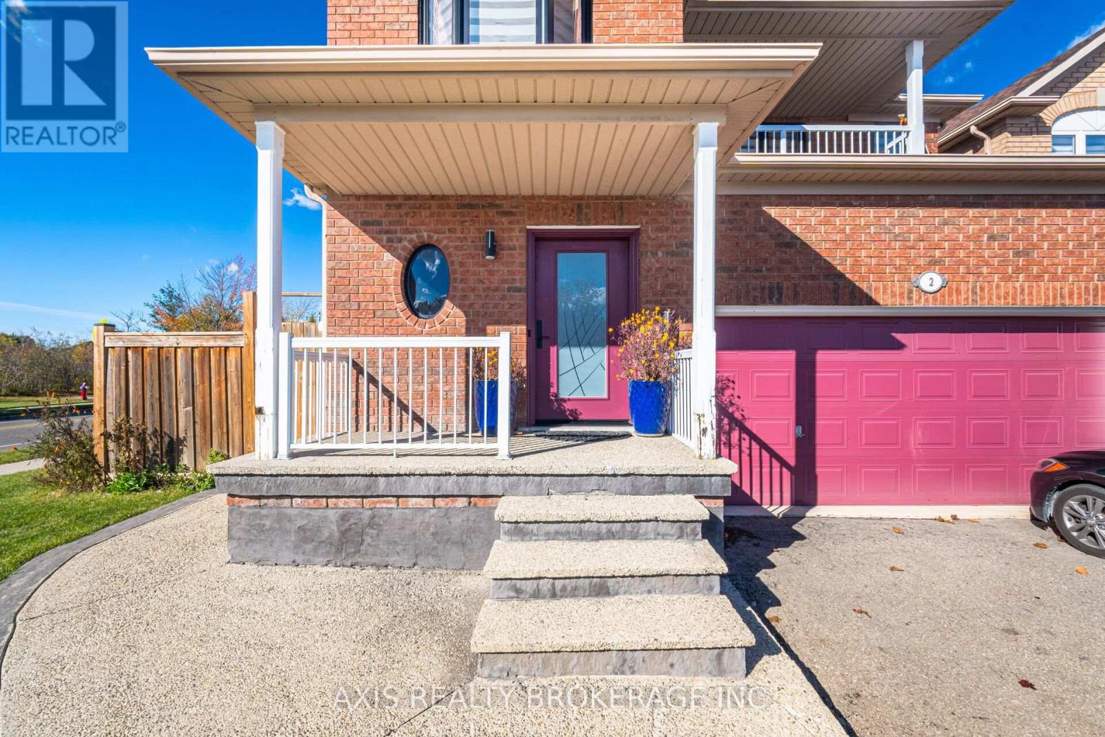 2 Queen Mary Drive, Brampton, Ontario  L7A 1X6 - Photo 4 - W13884986