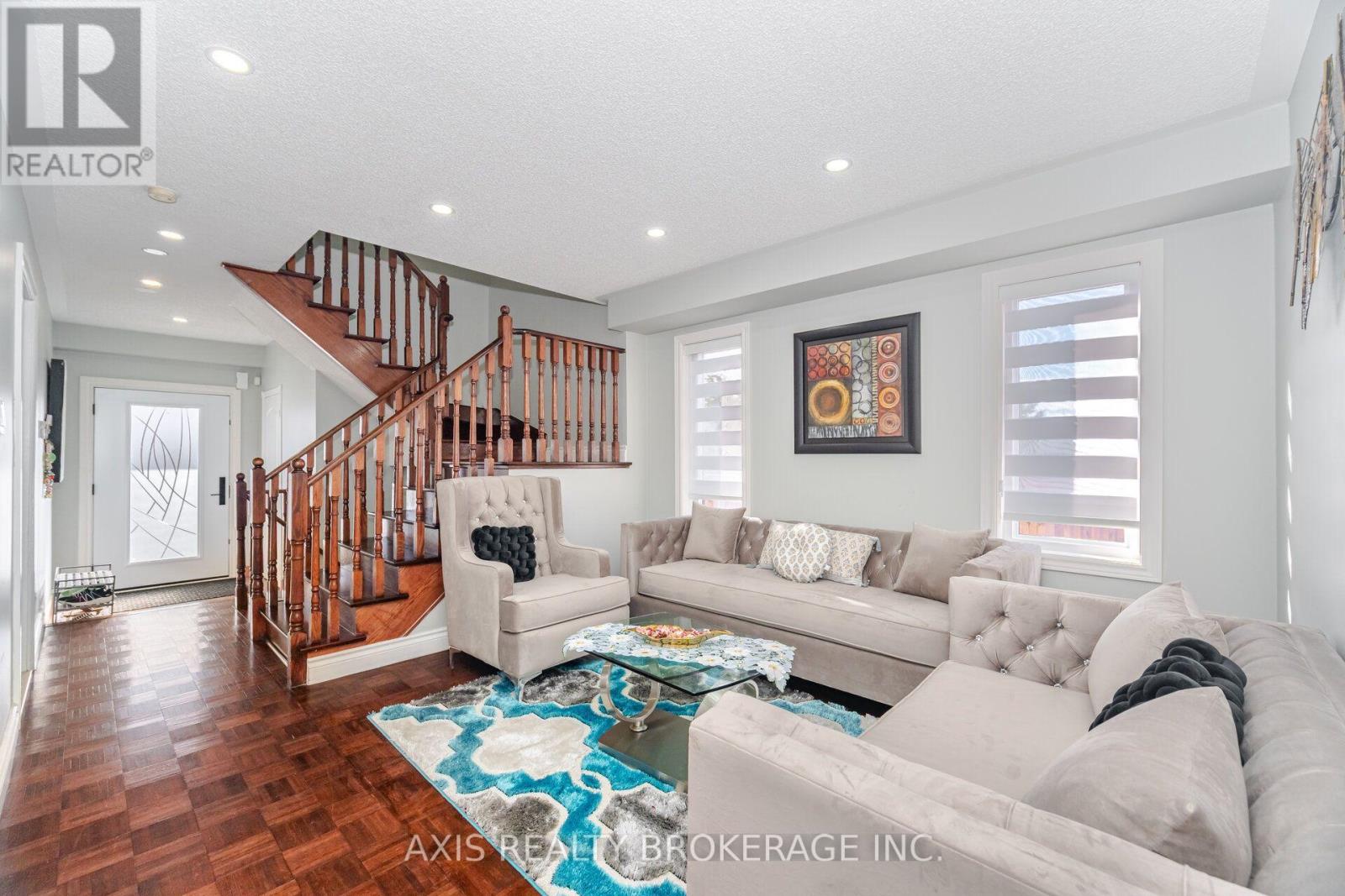 2 Queen Mary Drive, Brampton, Ontario  L7A 1X6 - Photo 7 - W13884986