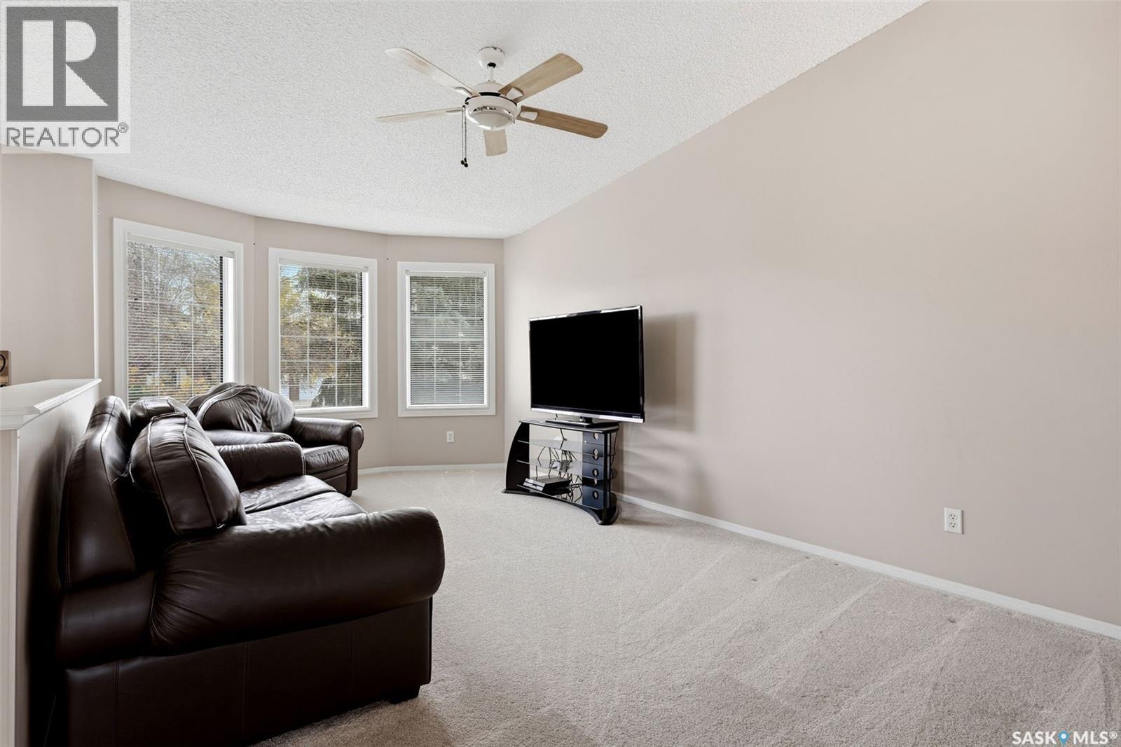 8126 Sherwood Drive, Regina, Saskatchewan  S4Y 1J6 - Photo 3 - SK050864
