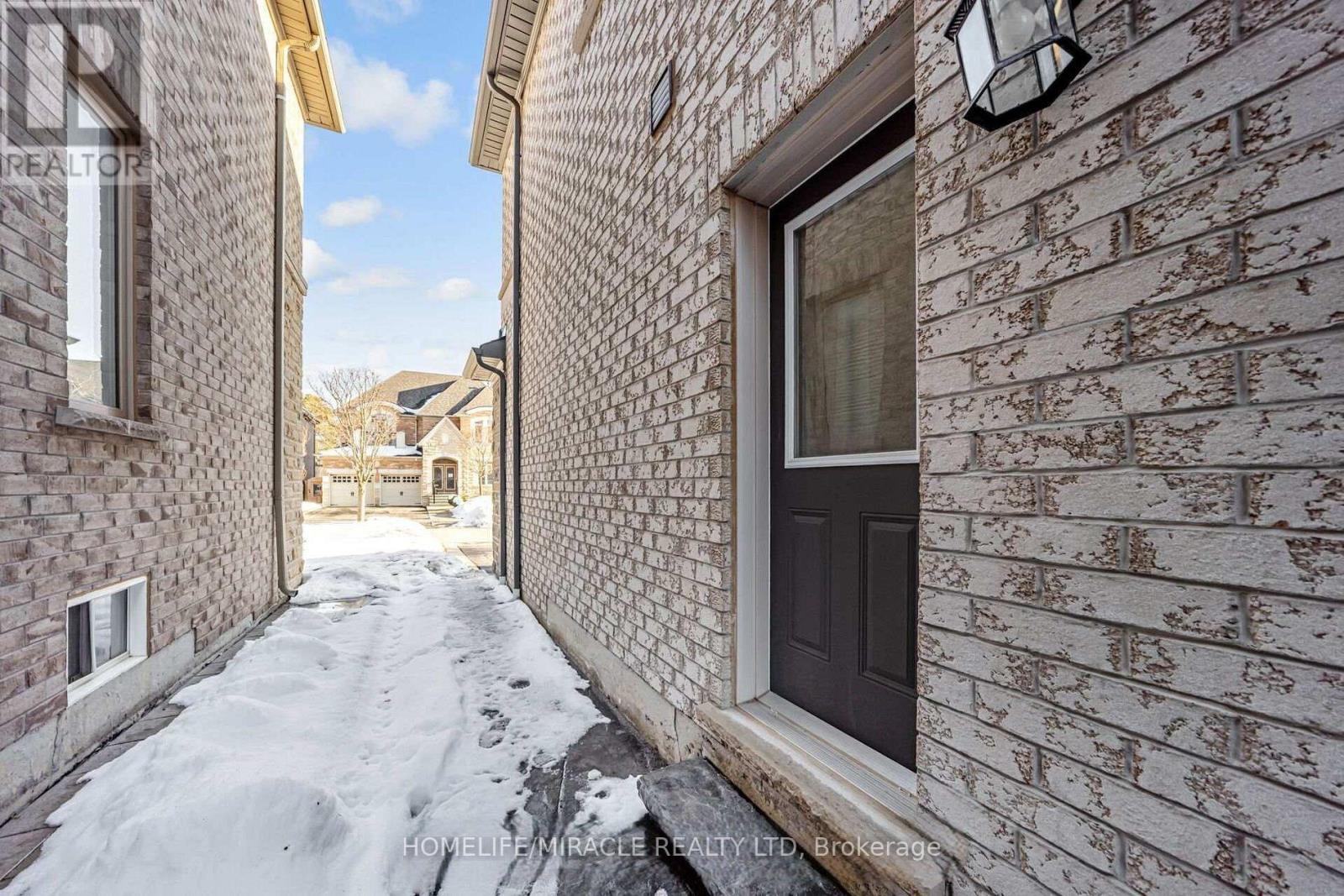24 Haywood Drive, Brampton, Ontario  L6X 0W1 - Photo 41 - W13711384
