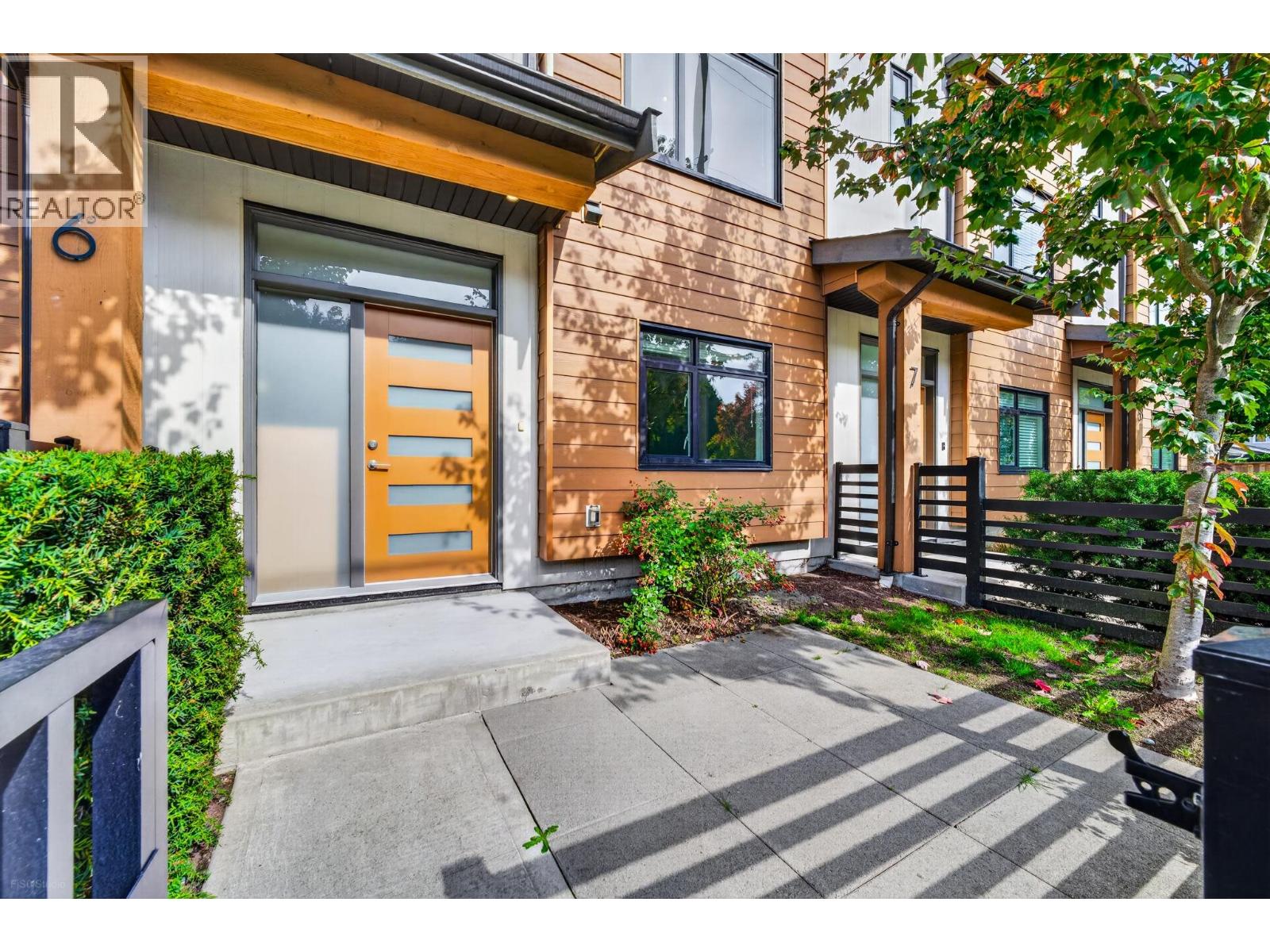 6 5651 Steveston Highway, Richmond, British Columbia  V7E 0C5 - Photo 3 - R3172838