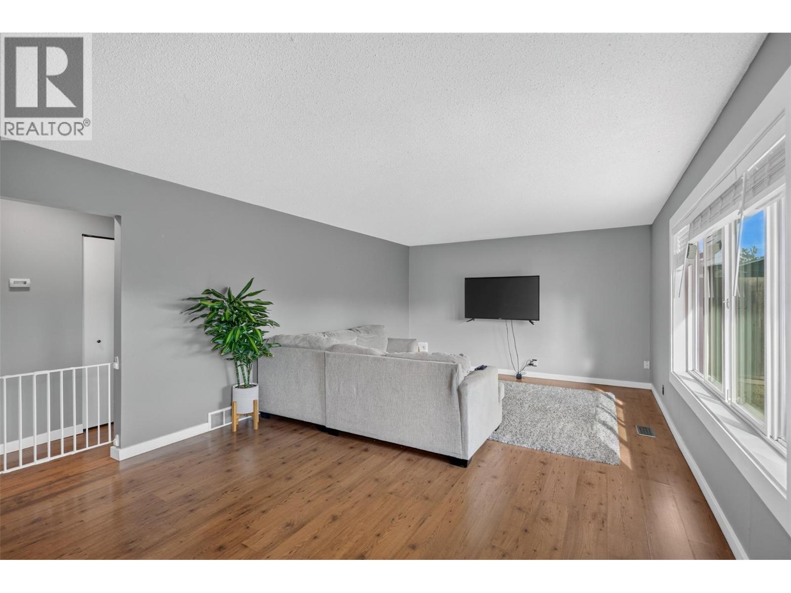 5113 27 Avenue, Vernon, British Columbia  V1T 6L2 - Photo 11 - 10403272