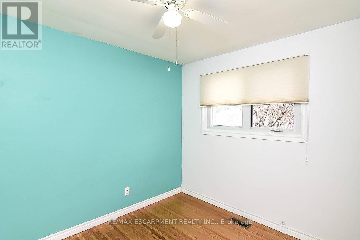 23 Woodsview Avenue W, Grimsby, Ontario  L3M 3S7 - Photo 18 - X13852082