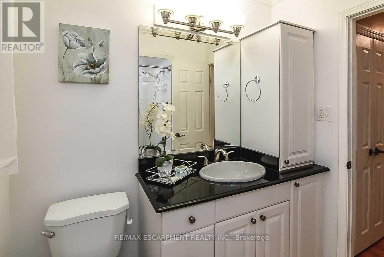 23 Woodsview Avenue W, Grimsby, Ontario  L3M 3S7 - Photo 19 - X13852082