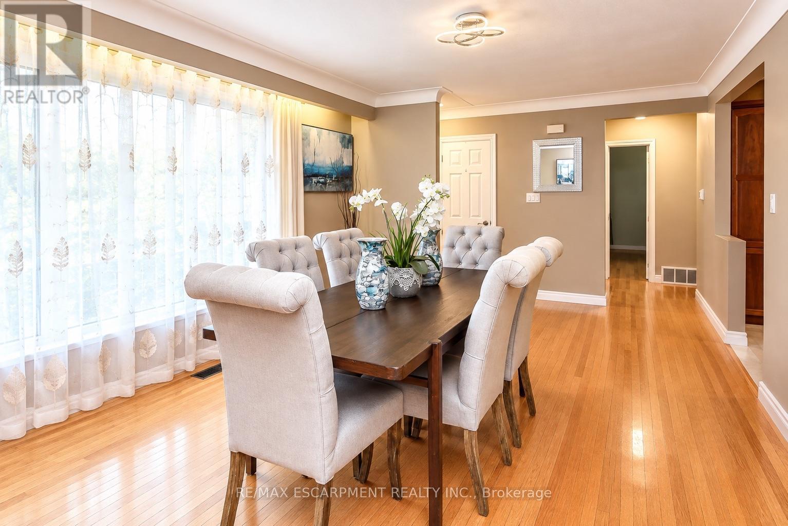 23 Woodsview Avenue W, Grimsby, Ontario  L3M 3S7 - Photo 6 - X13852082