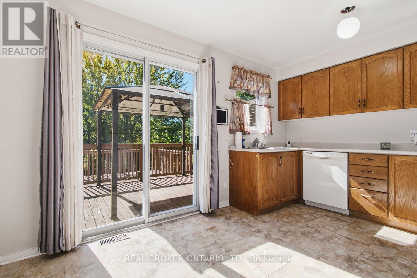 23 Madison Court W, Welland, Ontario  L3C 7G1 - Photo 6 - X13885022