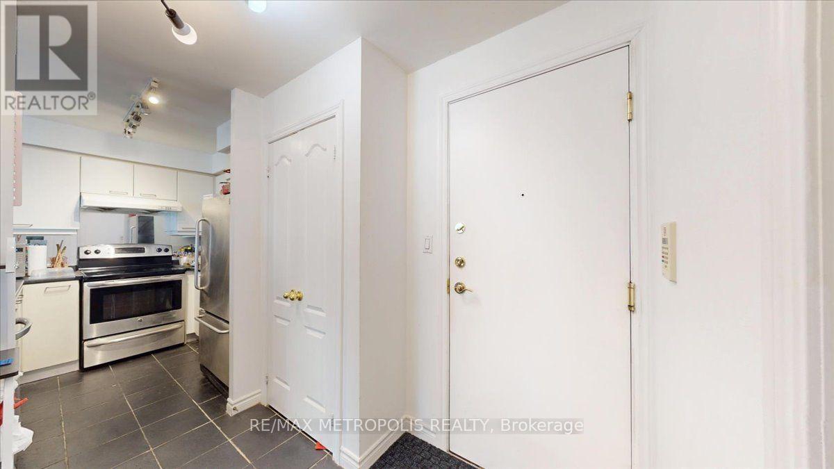 816 - 2111 Lake Shore Boulevard W, Toronto, Ontario  M8V 4B2 - Photo 8 - W13885038