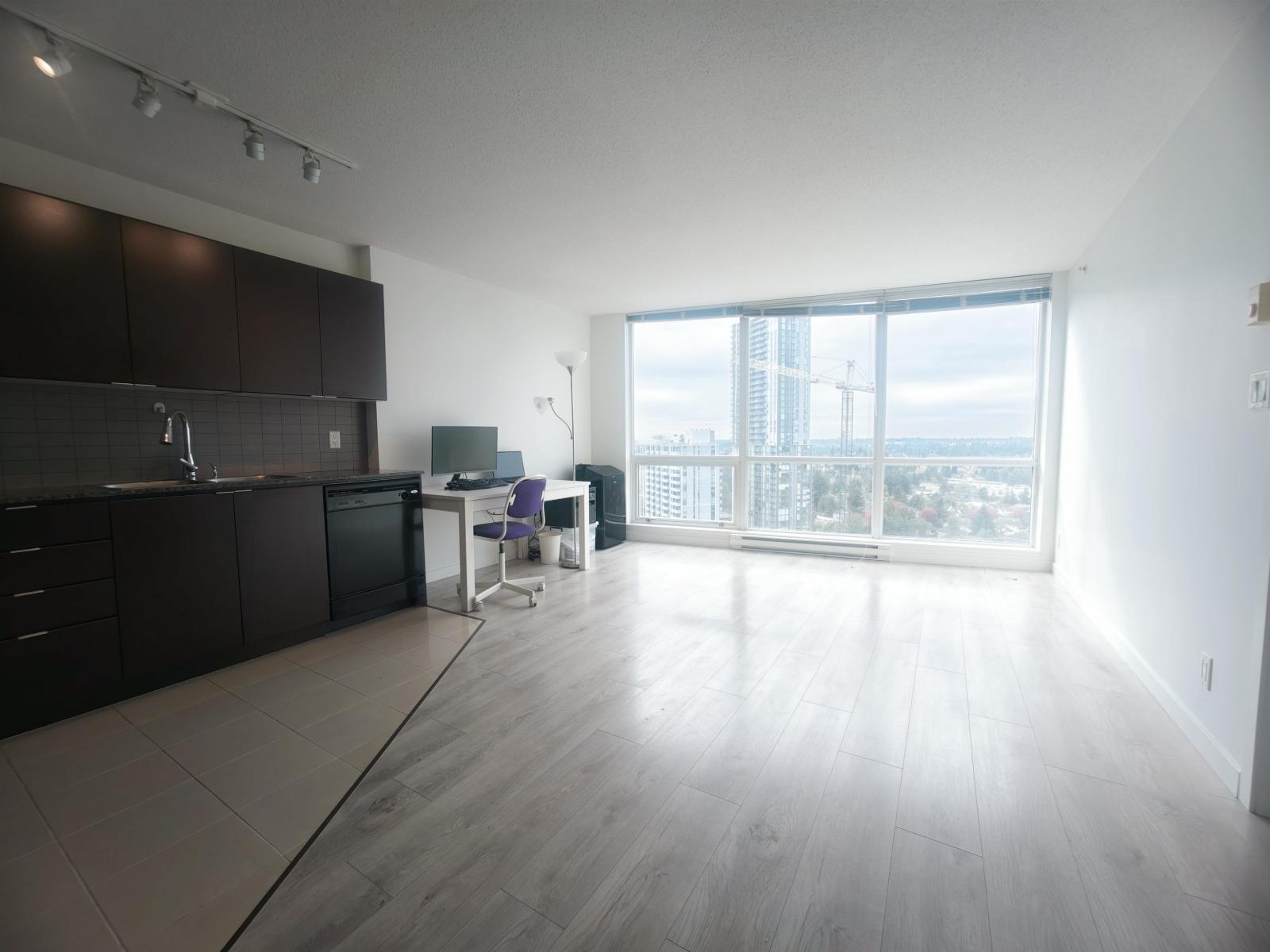 2410 13618 100 Avenue, Surrey, British Columbia  V3T 0A8 - Photo 2 - R3172626